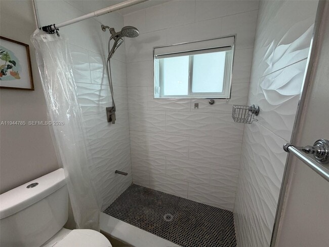 Building Photo - 9920 Jamaica Dr