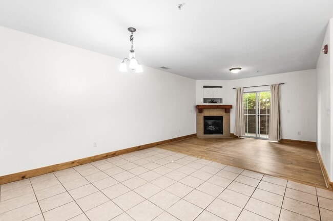 Building Photo - 5501 Lillehammer Ln