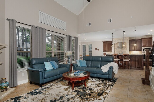 Building Photo - 47 Canoe Bend Dr