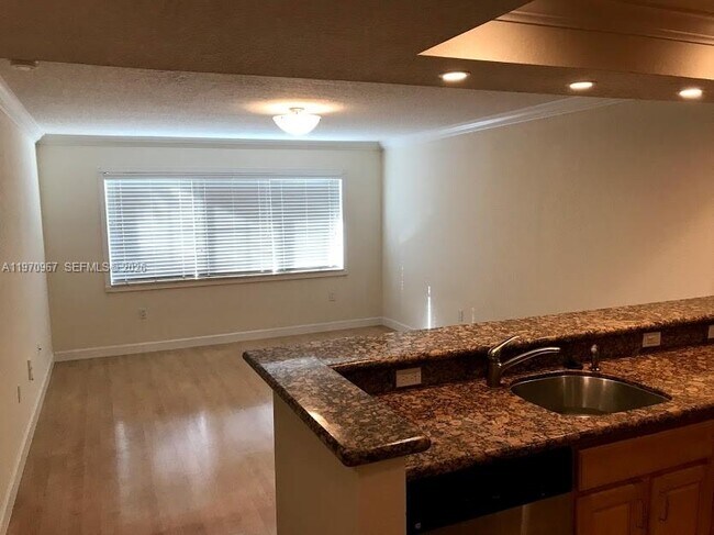 Building Photo - 151 NE 16th Ave