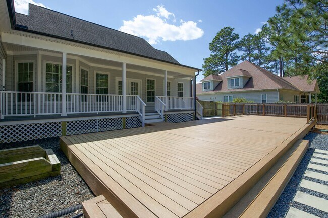 Building Photo - "Spacious and Inviting 2620 sq. ft. Home i...