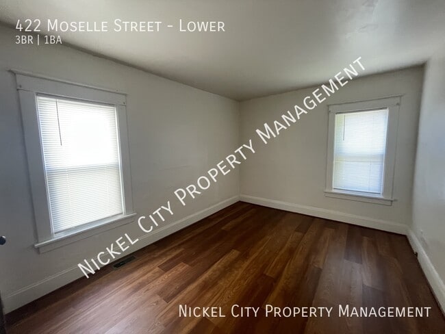 Building Photo - 422 Moselle St