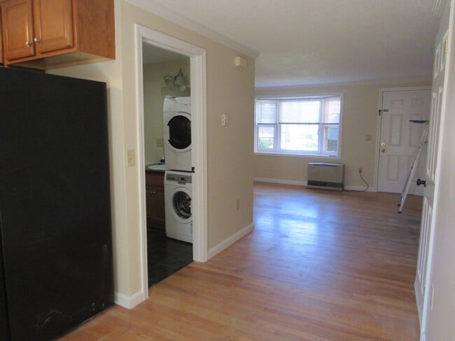 Building Photo - Gorgeous Derry Townhouse for Rent- Stongat...