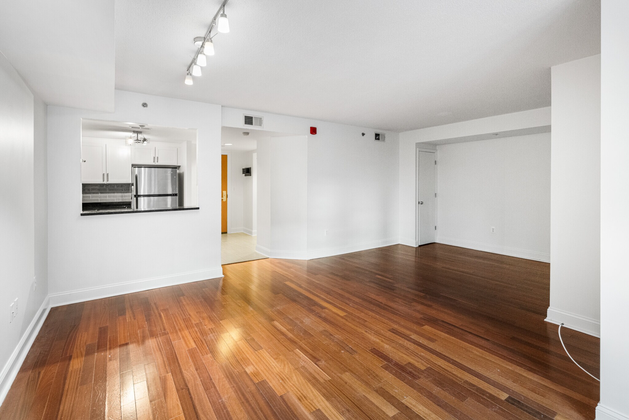 Building Photo - 1150 K St NW