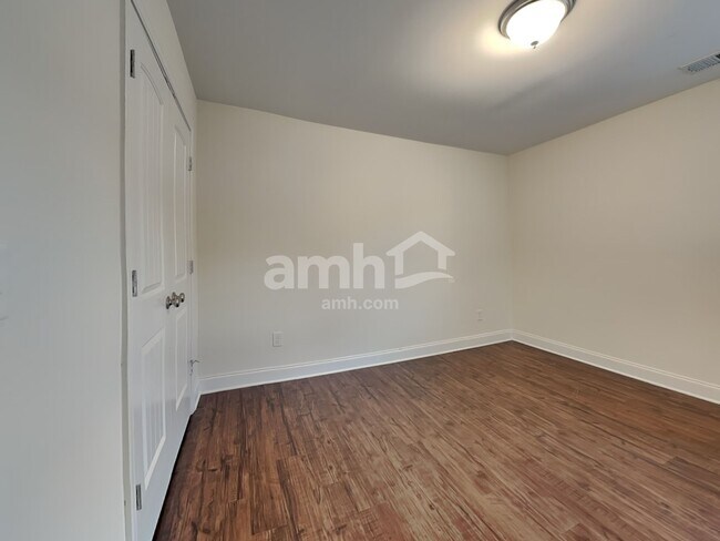 Building Photo - 1682 Weatherbrook Cir