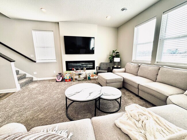 Building Photo - Beautiful and Spacious 4 Bedroom Home / New Construction!
