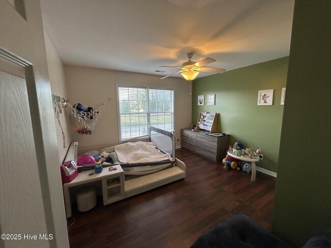 Building Photo - 303 Queenswood Blvd