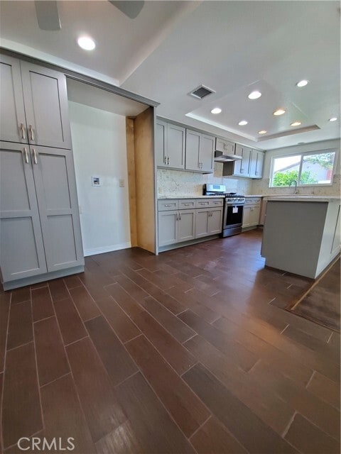 Building Photo - 588 W 17th St