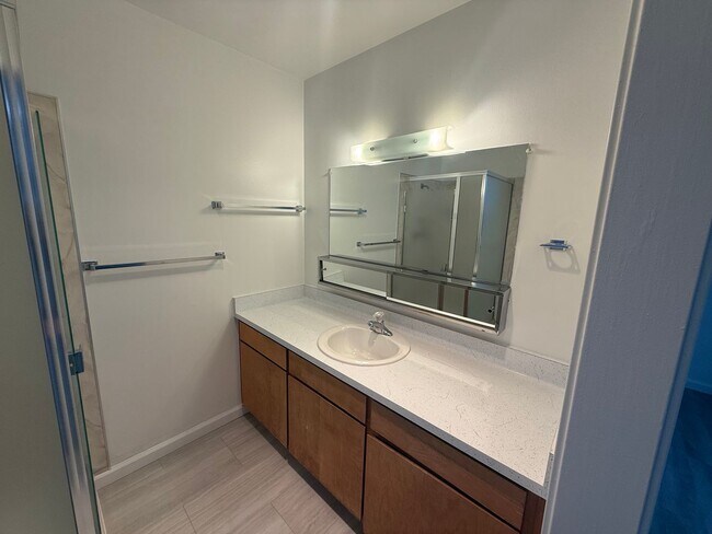 Building Photo - 3251 Santa Clara Ave