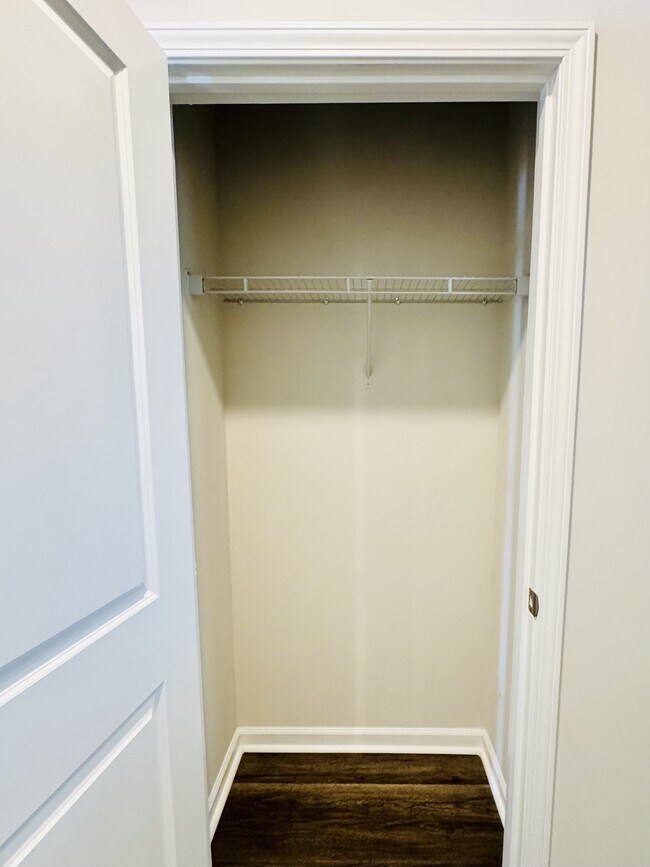 Building Photo - 1805 Castlebay Dr