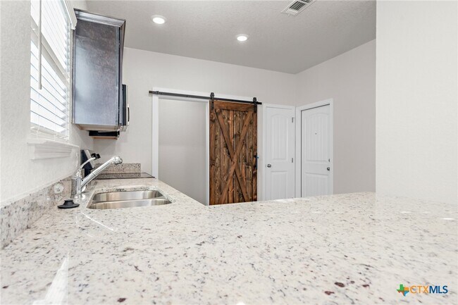 Building Photo - 106 Levi Court