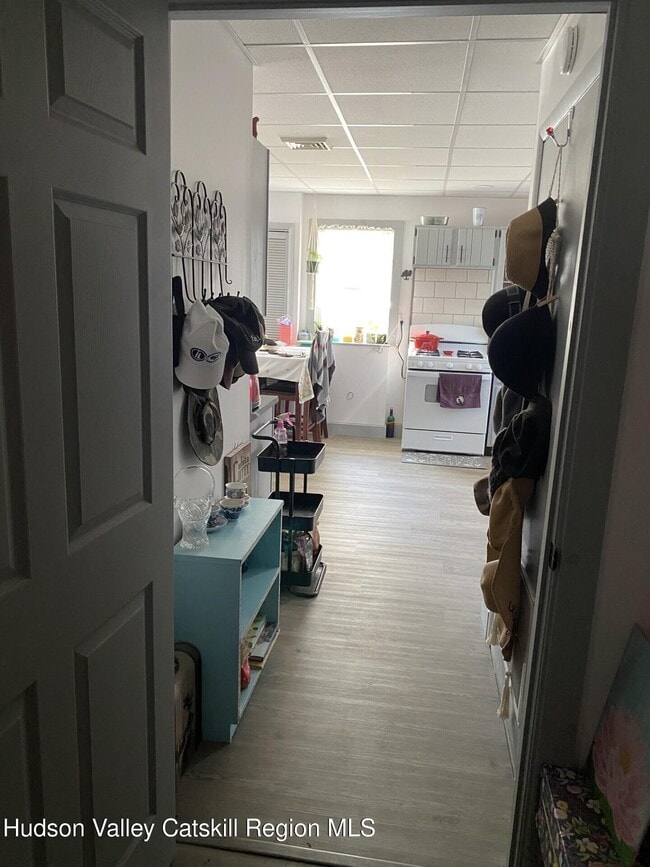 Building Photo - 540 Lakeview Terrace