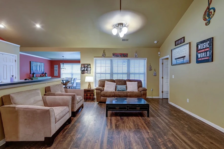 Building Photo - 1416 Water Edge Dr