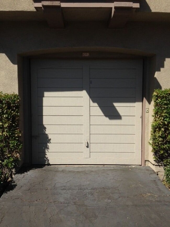 Building Photo - BEAUTIFUL ONE BEDROOM ONE BATH CONDO WITH ...