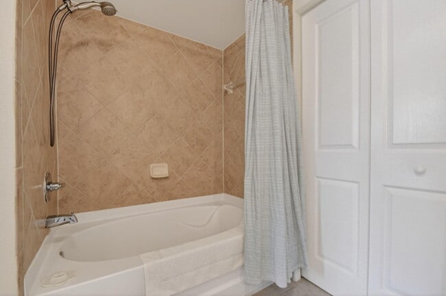 Building Photo - 600 S Dixie Hwy