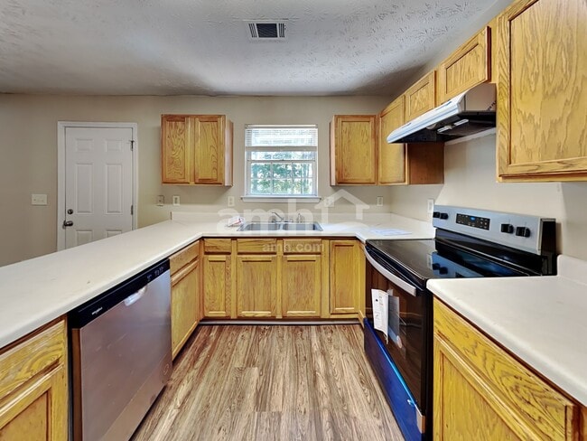 Building Photo - 1905 Barnett W Ct NE