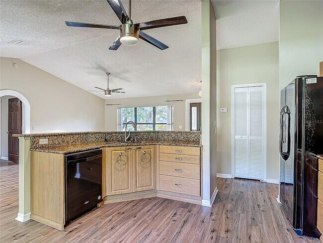Building Photo - 4039 N Waterbridge Cir