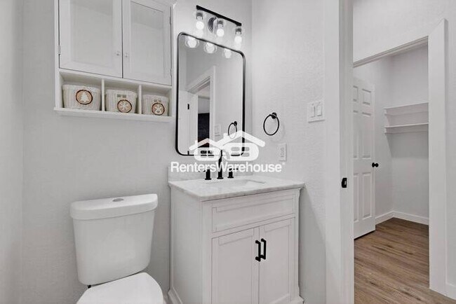 Building Photo - MOVE IN READY Denton Home