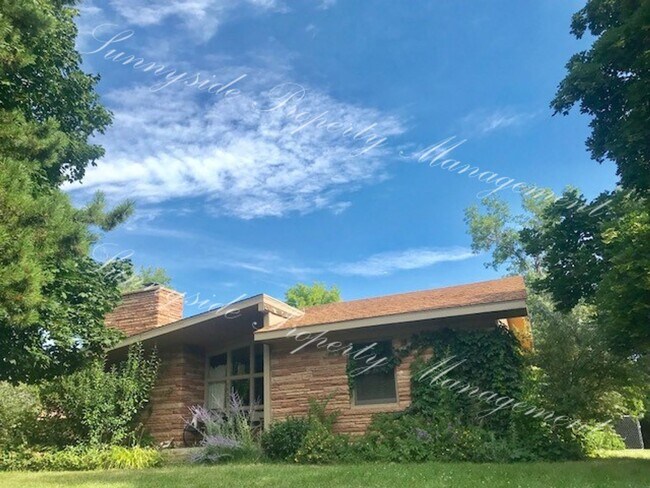 Building Photo - 1515-1525 Kalmia