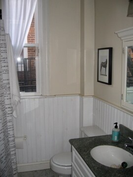 Building Photo - 1833 Bolton St