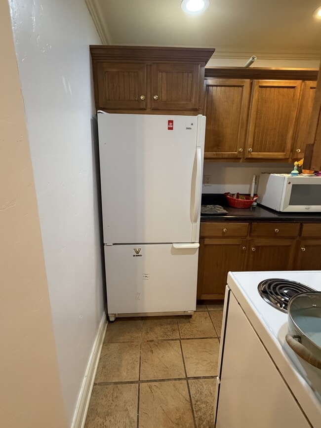 Building Photo - 7035 Willowick Dr