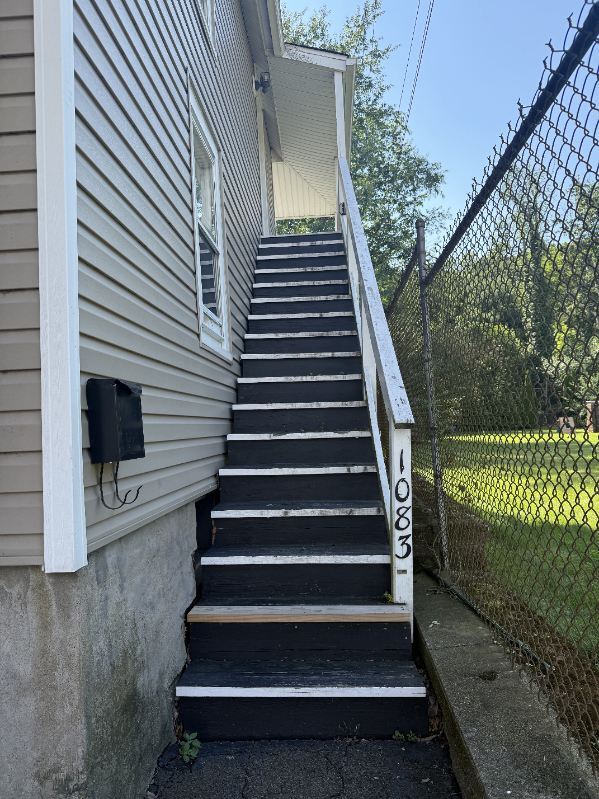STAIRS TO ENTRANCE - 1083 W Market St