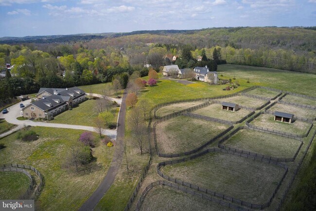 Building Photo - 75 Browns Dr