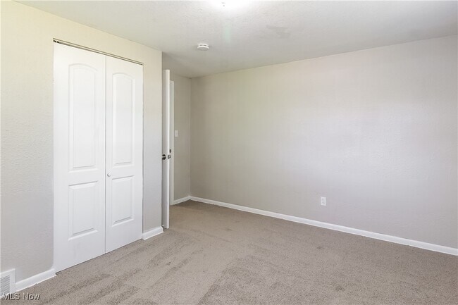 Building Photo - 4400 Wyatt Rd