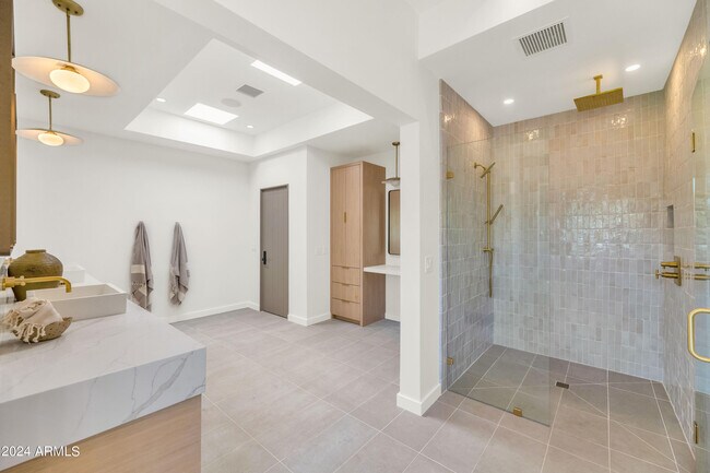 Building Photo - 4350 N jokake Dr