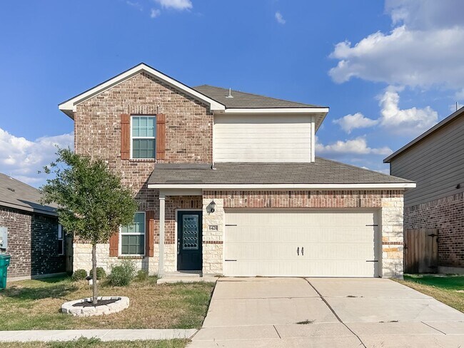 Primary Photo - Beautifully Refreshed 3-Bedroom Home in De...