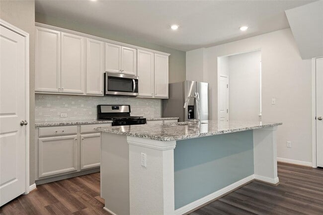 Building Photo - Big Sky Ranch 3-Bedroom/2.5 Bath - Drippin...