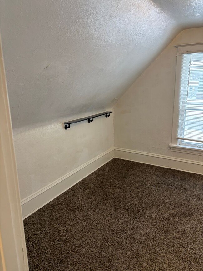 Building Photo - Charming 2-Bedroom, 1.5-Bath with Garage & Fenced Yard