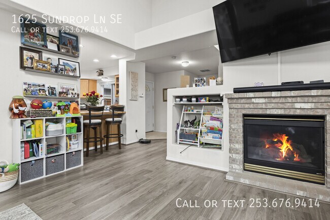 Building Photo - 1625 Sundrop Ln SE