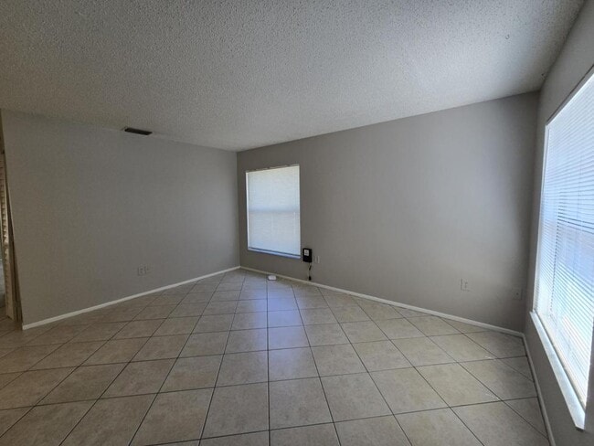 Building Photo - 7389 Canterbury St