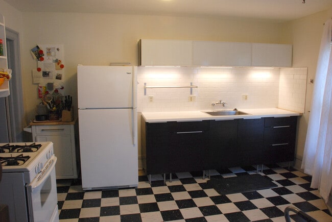 Building Photo - 1427 Williamson St