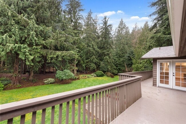 Building Photo - Beautiful & stunning 6-bed, 3-bath house in Edmonds for rent!