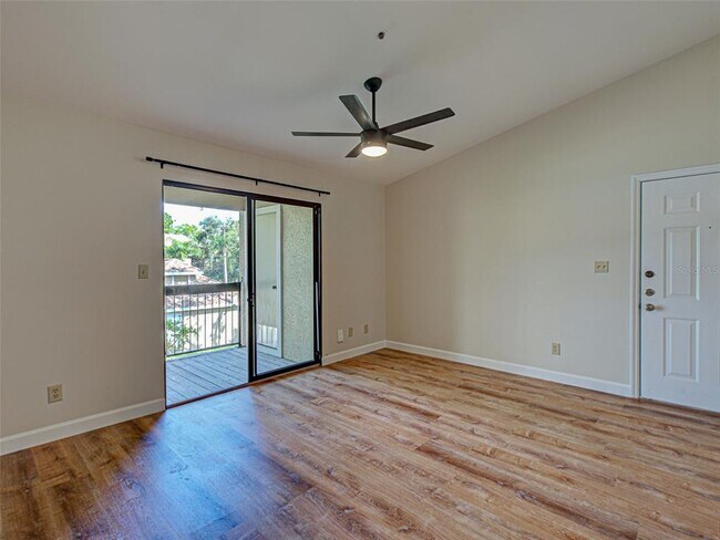 Building Photo - 4008 Crockers Lake Blvd