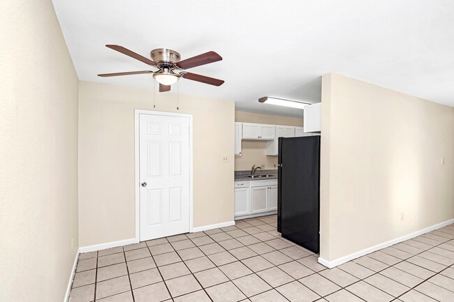 Building Photo - 2 Bedroom Condo of Jefferson Hwy