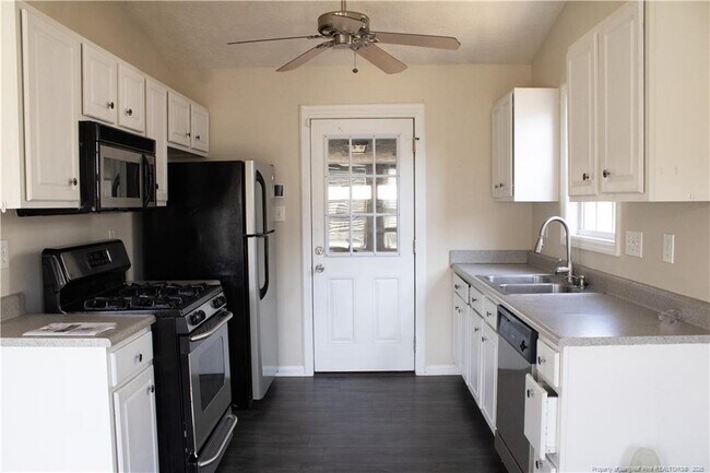 Building Photo - 1407 Oldstead Dr