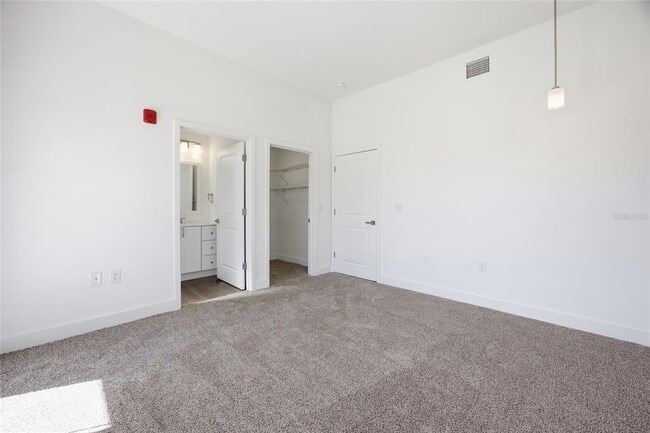 Building Photo - 100 N Dewey St