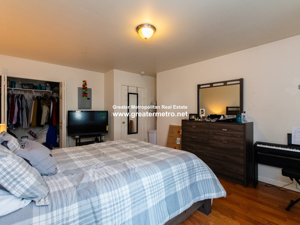 Building Photo - 41 Chelsea St