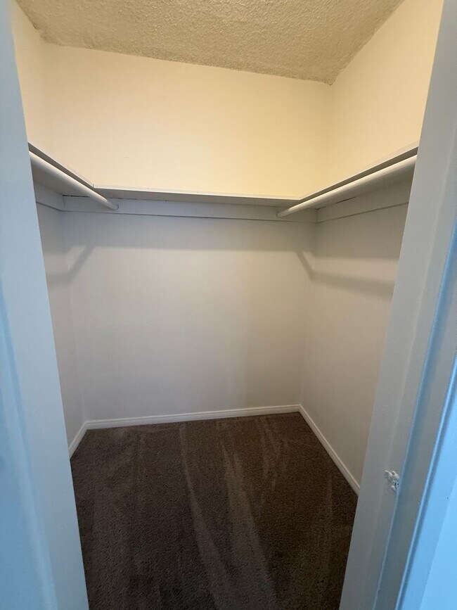 Building Photo - VALLEY VILLAGE - VERY LARGE 2 BEDROOM 2 BATH NEWLY RENOVATED APARTMENT FOR RENT