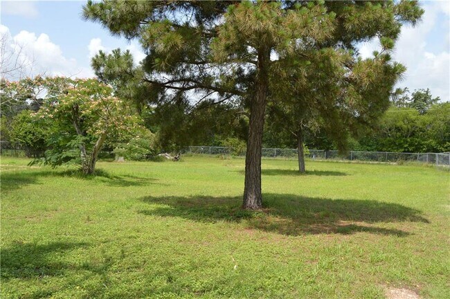 Building Photo - 137 Colorado Cir
