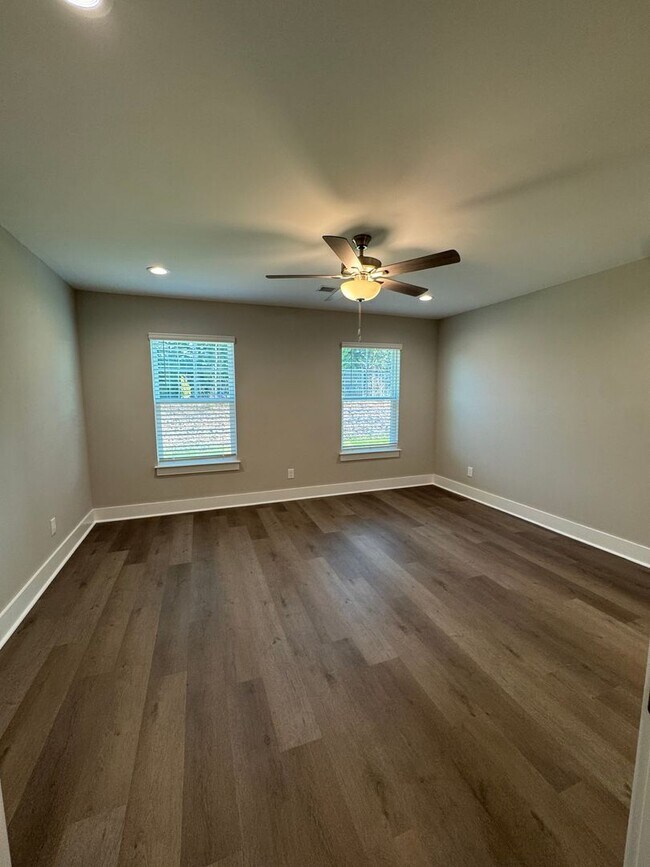 Building Photo - 135 Brawley Villas Pl