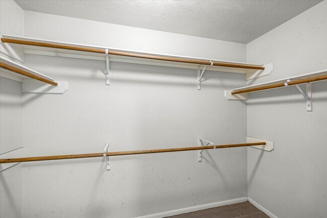 Building Photo - 158 Bristol Bend Ln