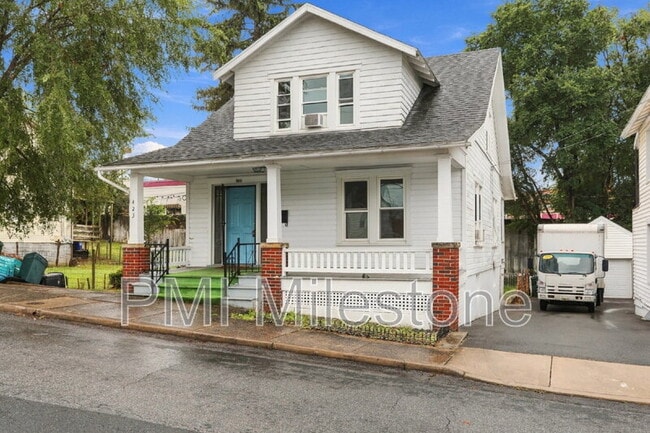 Building Photo - 423 E Washington St
