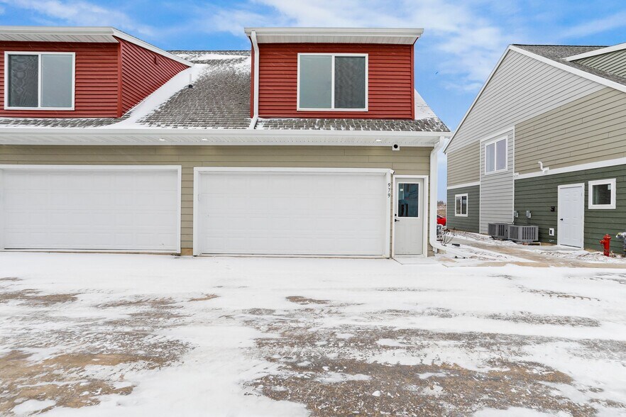 Building Photo - 940 Canter Dr