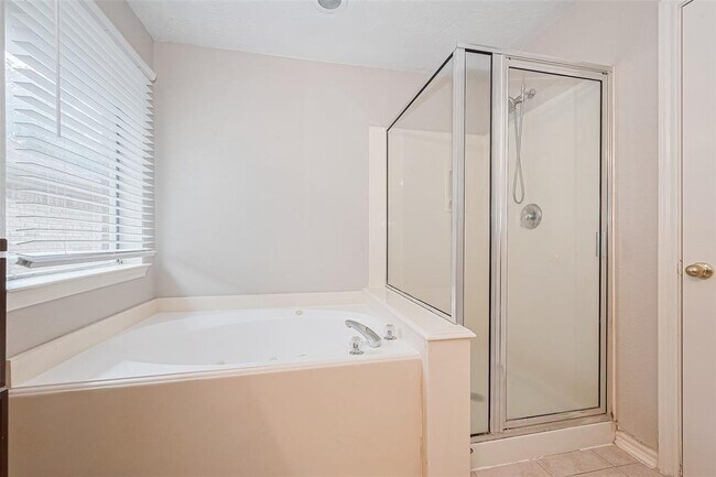 Building Photo - 5731 Afton Ridge Ln