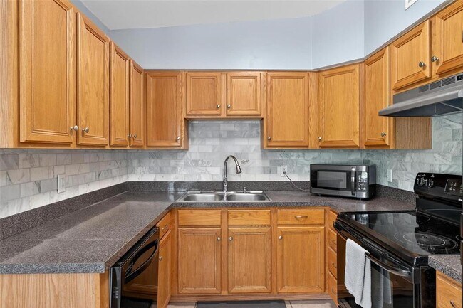 Building Photo - 3015 Tampico Dr