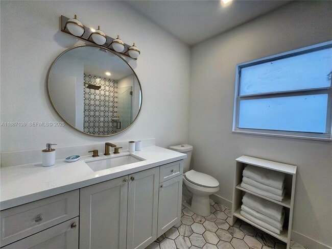 Building Photo - 1625 Hollywood Blvd